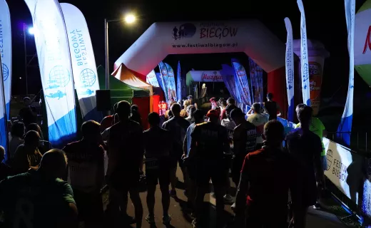 Pobiegli na Milę! Bieg dostarczył zawodnikom sporo wrażeń [WIDEO] - 8